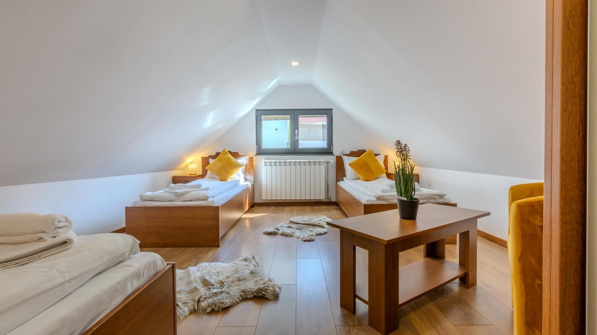 Sun Villas Accommodation Брашов Экстерьер фото